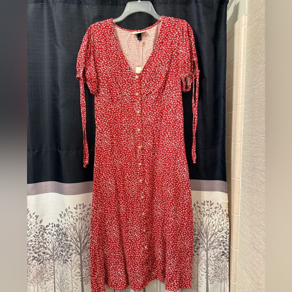 Universal Threads Floral Red Short Sleeve Midi Dress